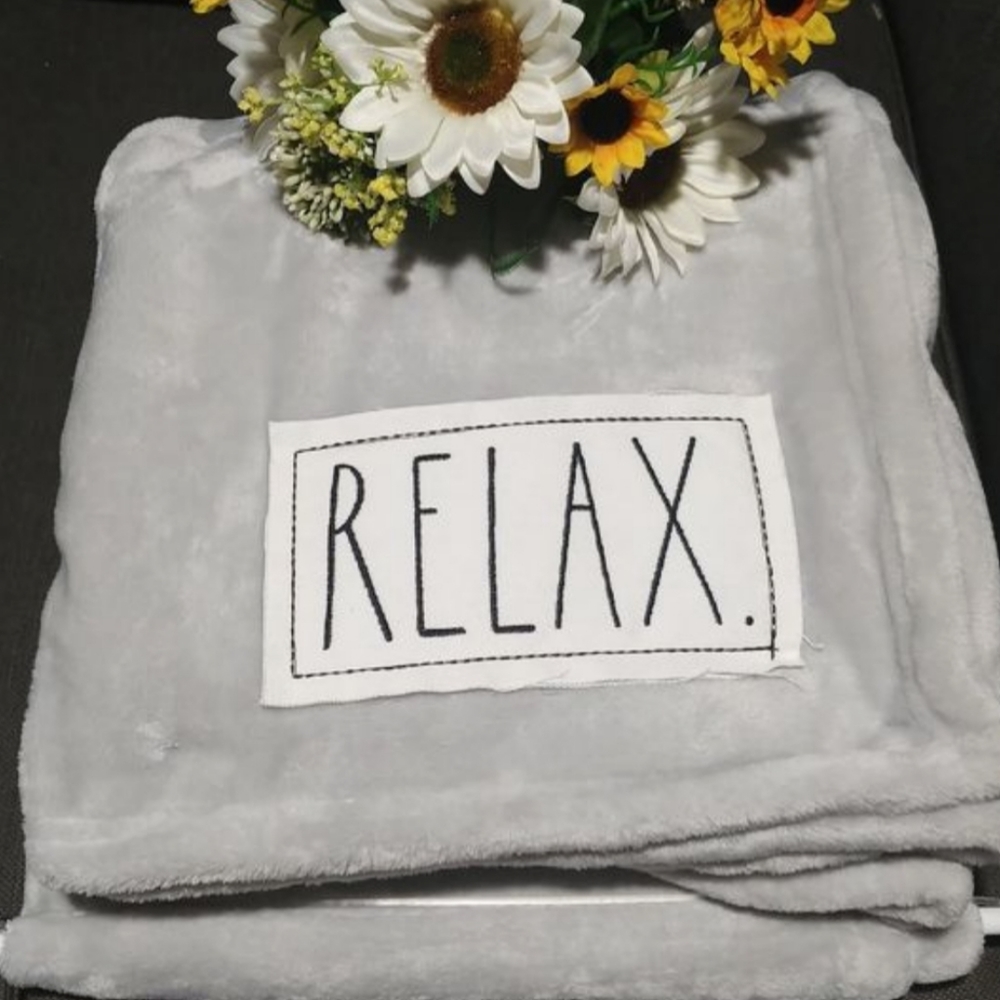 Rae Dunn plush throw blanket